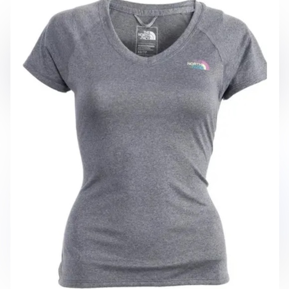 The North Face Women's Reaxion Amp V-Neck T-Shirt x TWO - Picture 3 of 13